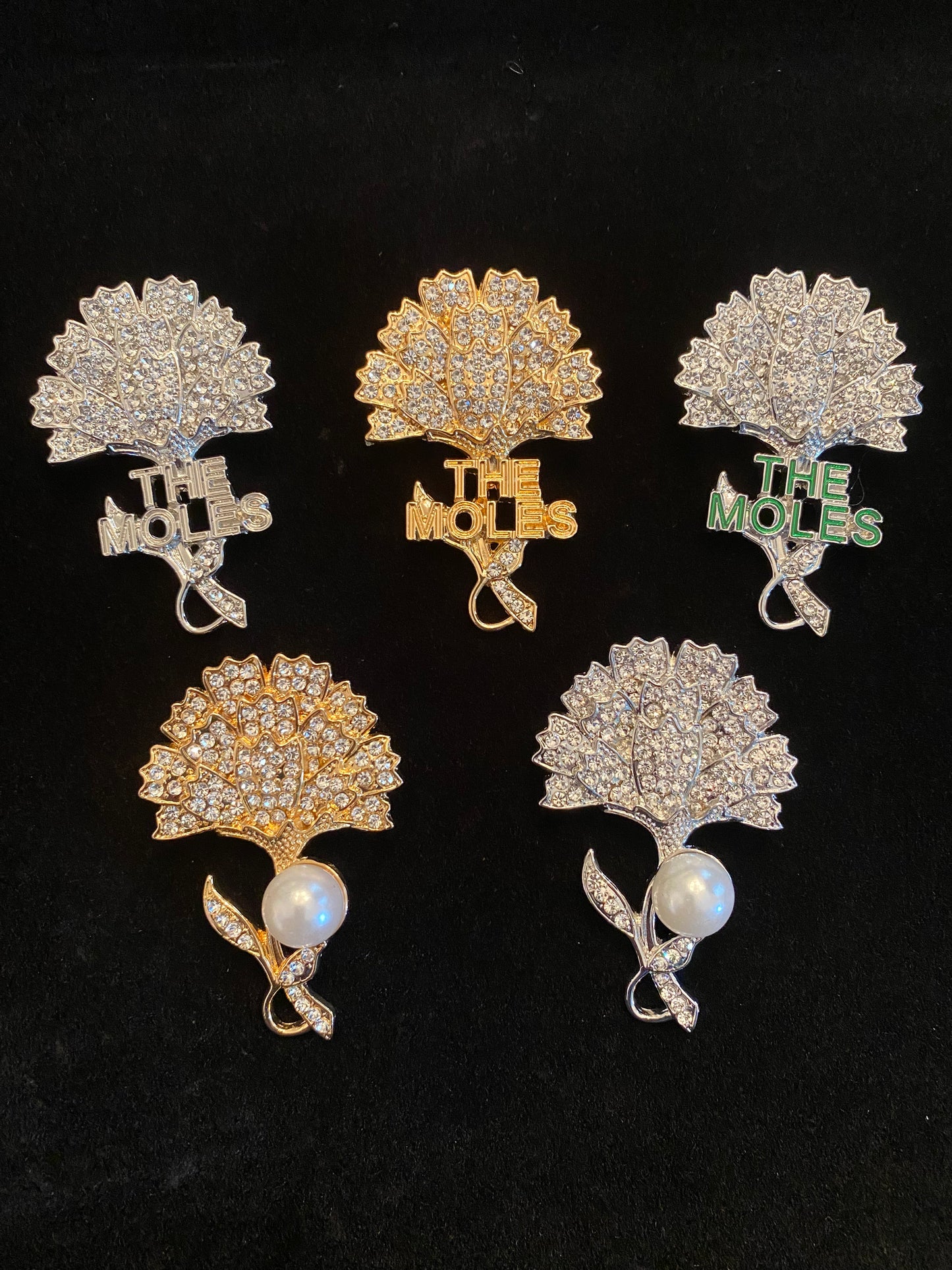 Carnation Pin with pearl