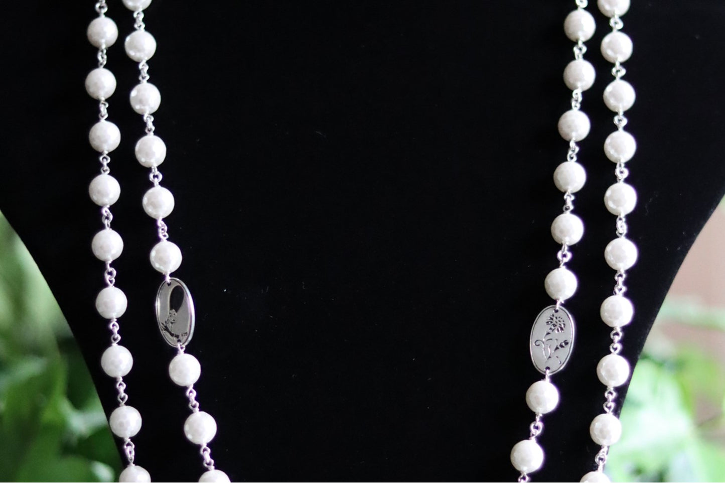 The Moles Lady Mother of Pearl Beaded Necklace