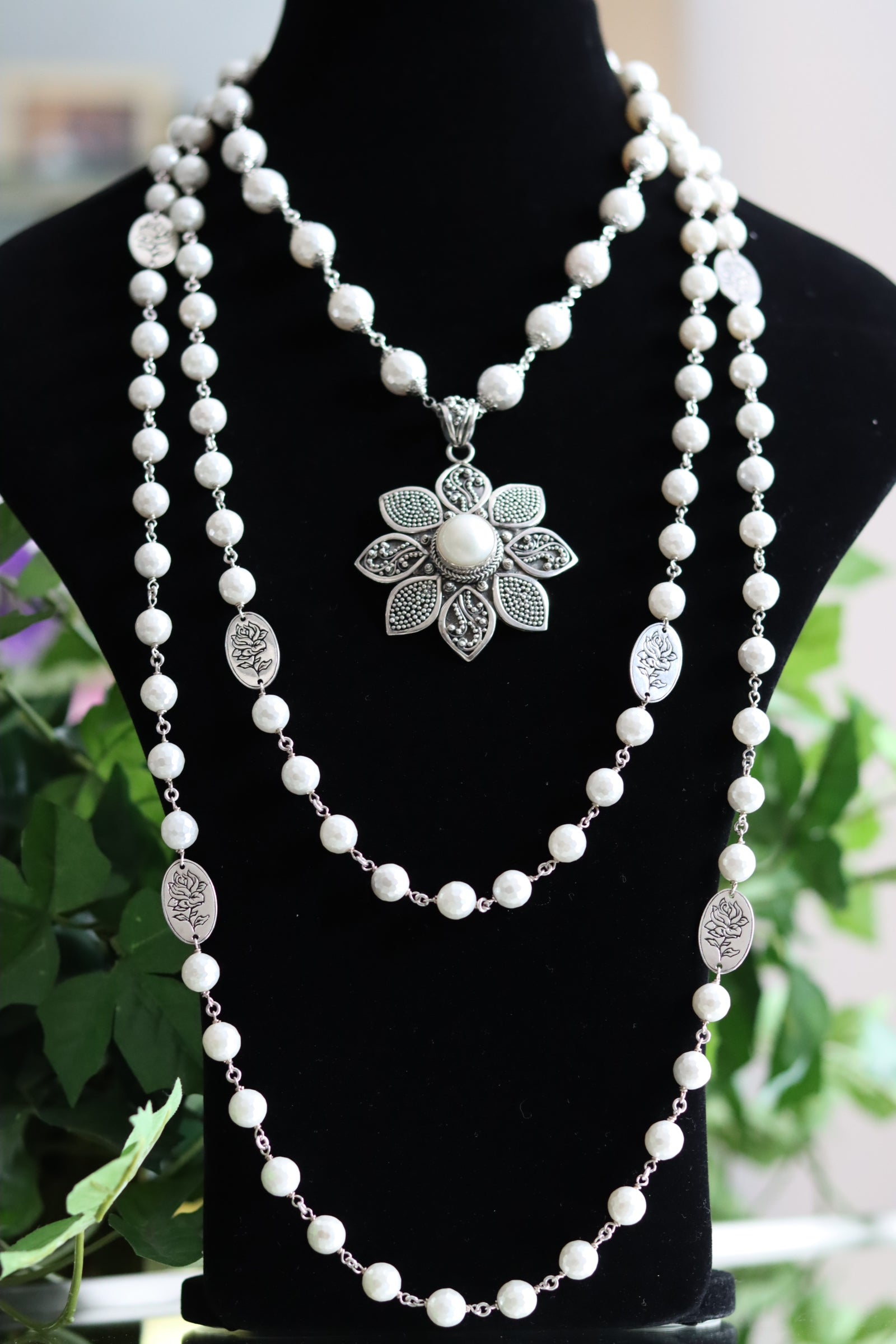 Mother of Pearl Rose and Carnation Tag Beaded Necklace – NYB Beaded Jewelry