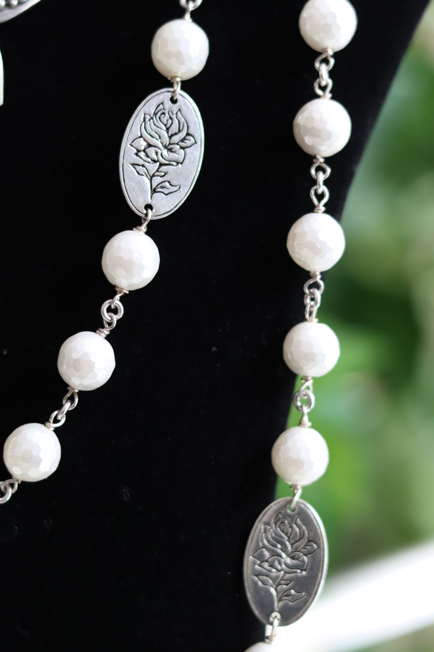 Mother of Pearl Rose and Carnation Tag Beaded Necklace